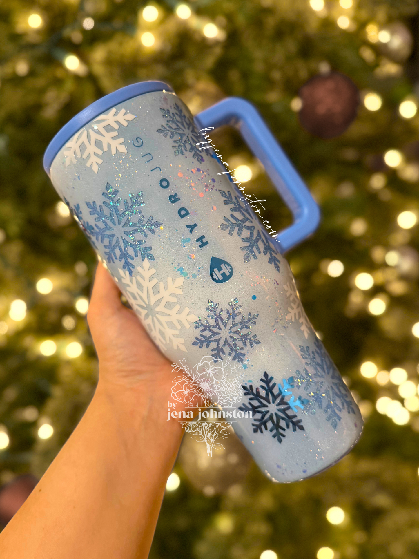 32oz Snowflakes on Light Blue HydroJug
